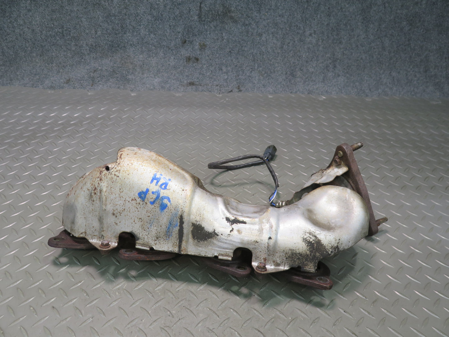 02-10 Lexus UZZ40L SC430 3UZ Right Exhaust Manifold w Heat Shield Assembly OEM