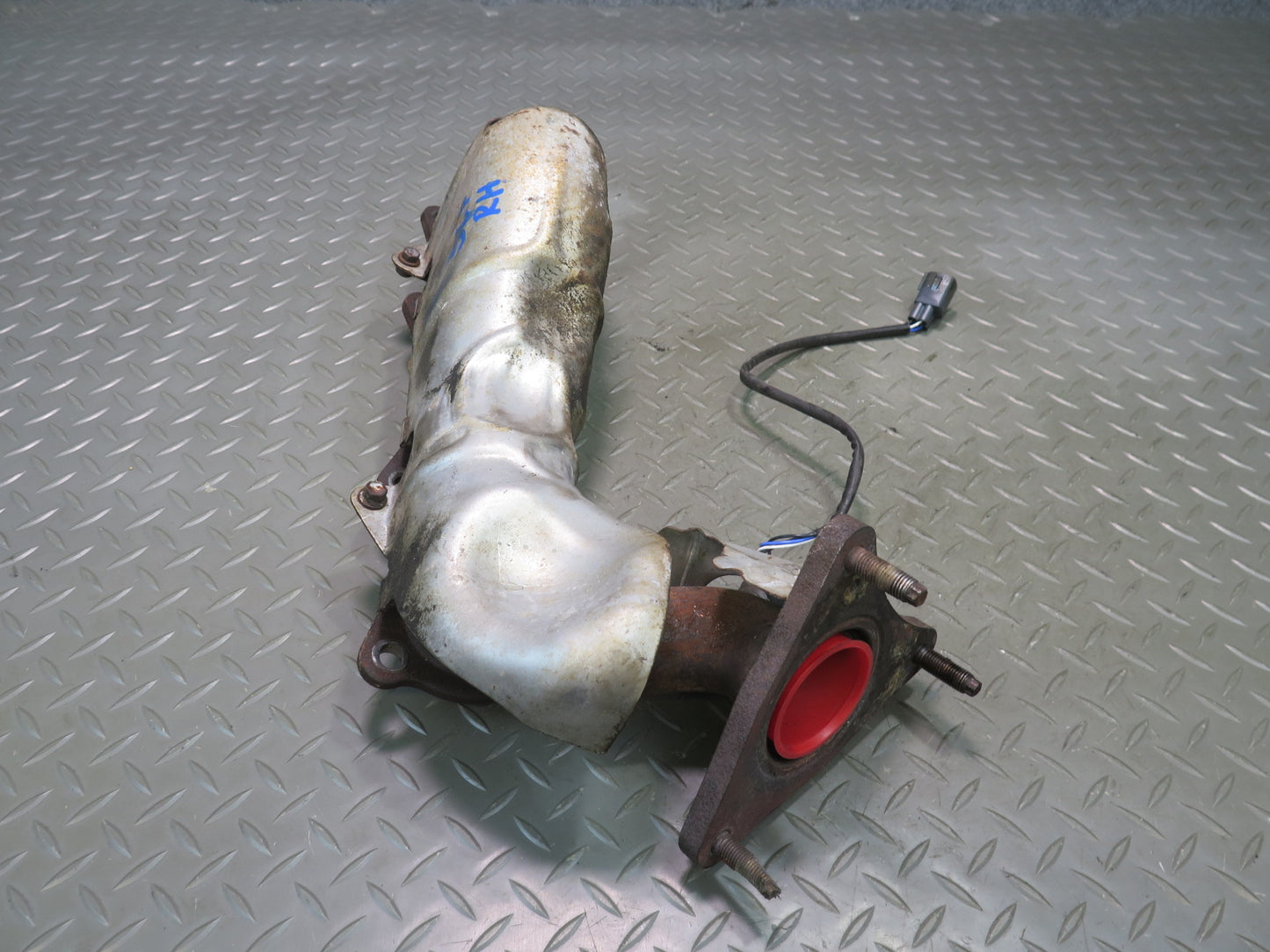 02-10 Lexus UZZ40L SC430 3UZ Right Exhaust Manifold w Heat Shield Assembly OEM