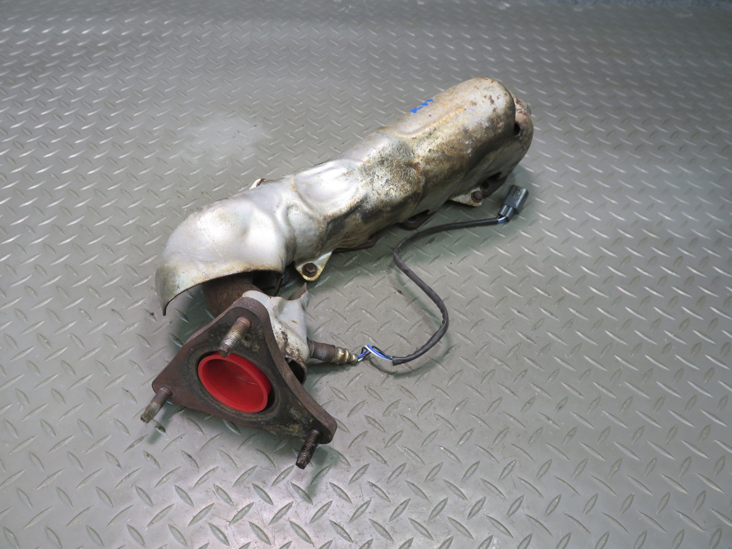 02-10 Lexus UZZ40L SC430 3UZ Right Exhaust Manifold w Heat Shield Assembly OEM
