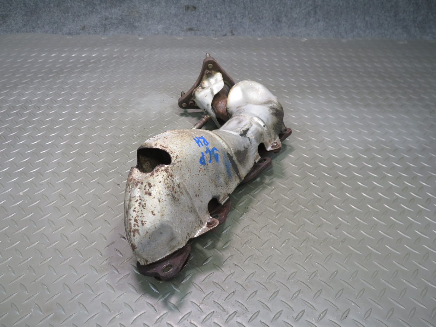 02-10 Lexus UZZ40L SC430 3UZ Right Exhaust Manifold w Heat Shield Assembly OEM