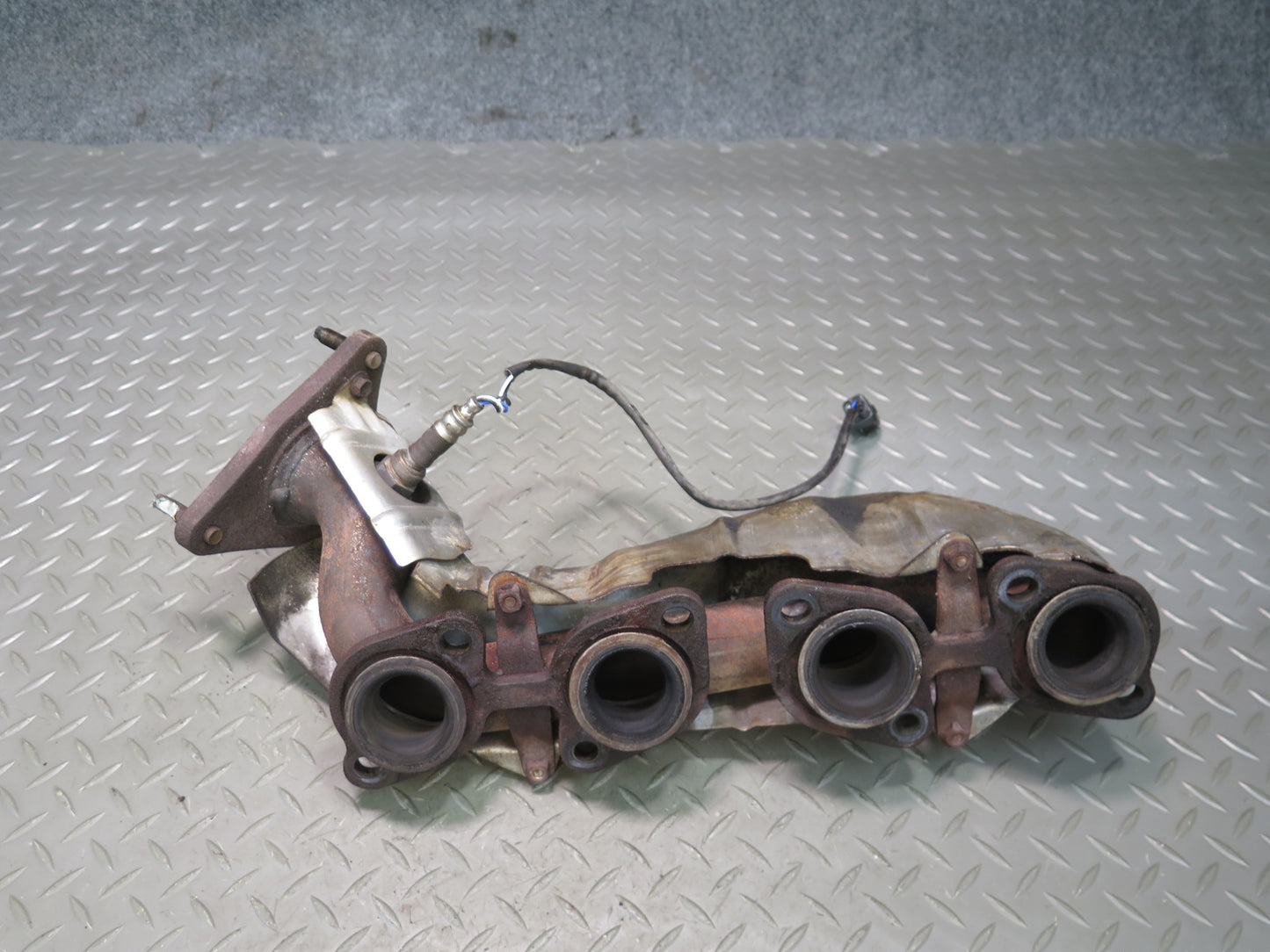 02-10 Lexus UZZ40L SC430 3UZ Right Exhaust Manifold w Heat Shield Assembly OEM
