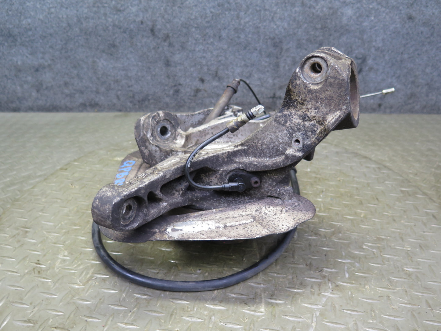 1997-2004 Porsche Boxster 986 Rear Right Spindle  Knuckle Wheel Hub Bearing