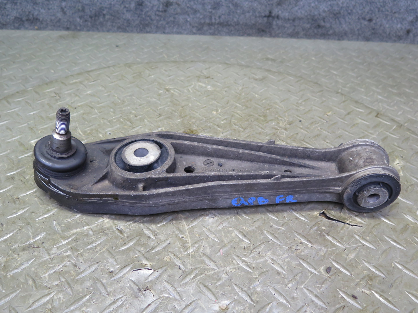 1997-2004 Porsche Boxster 986 Front Right Suspension Lower Control Arm Set