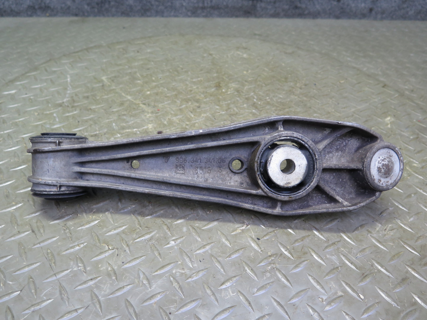 1997-2004 Porsche Boxster 986 Rear Right Suspension Lower Control Arm Set of 2
