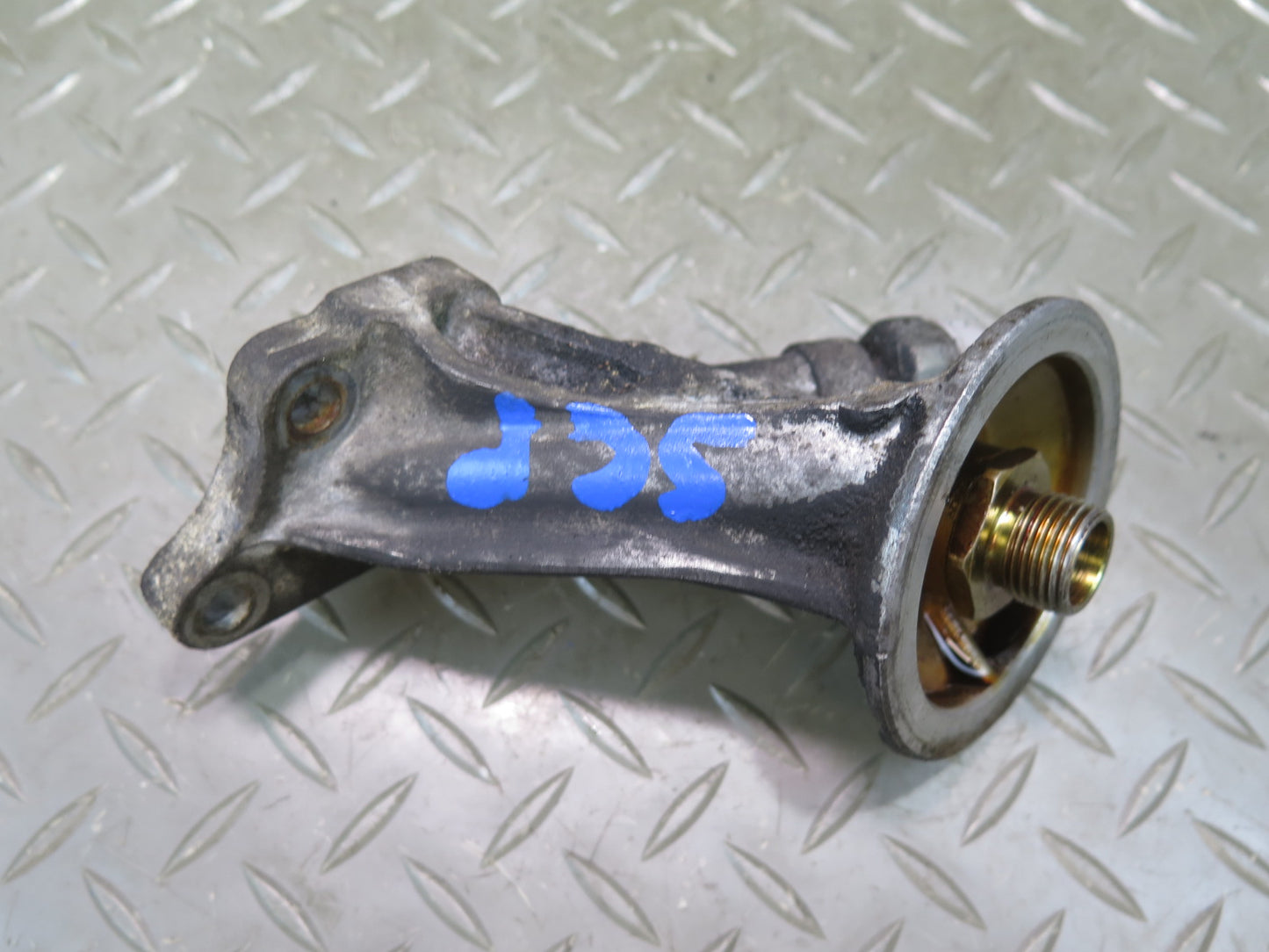 02-10 Lexus UZZ40L SC430 3UZFE Engine Oil Filter Housing 104K Miles OEM