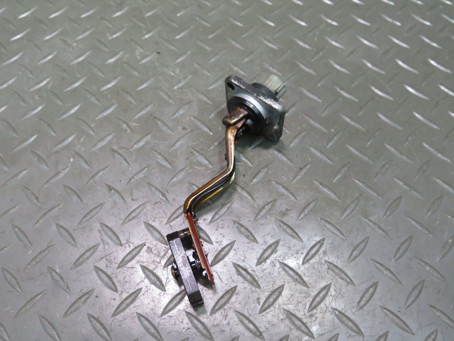 02-09 Lexus UZZ40L SC430 3UZFE Engine Oil Level Sensor OEM