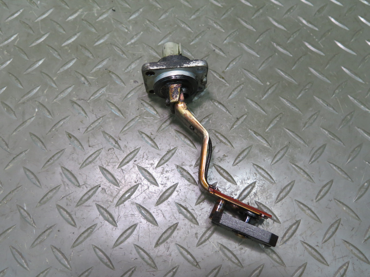 02-09 Lexus UZZ40L SC430 3UZFE Engine Oil Level Sensor OEM