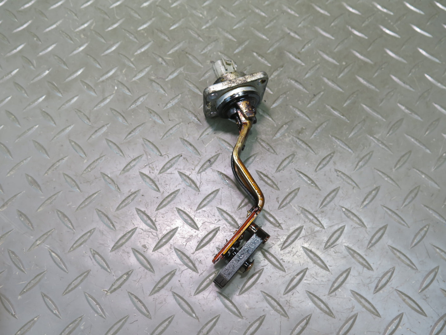 02-09 Lexus UZZ40L SC430 3UZFE Engine Oil Level Sensor OEM