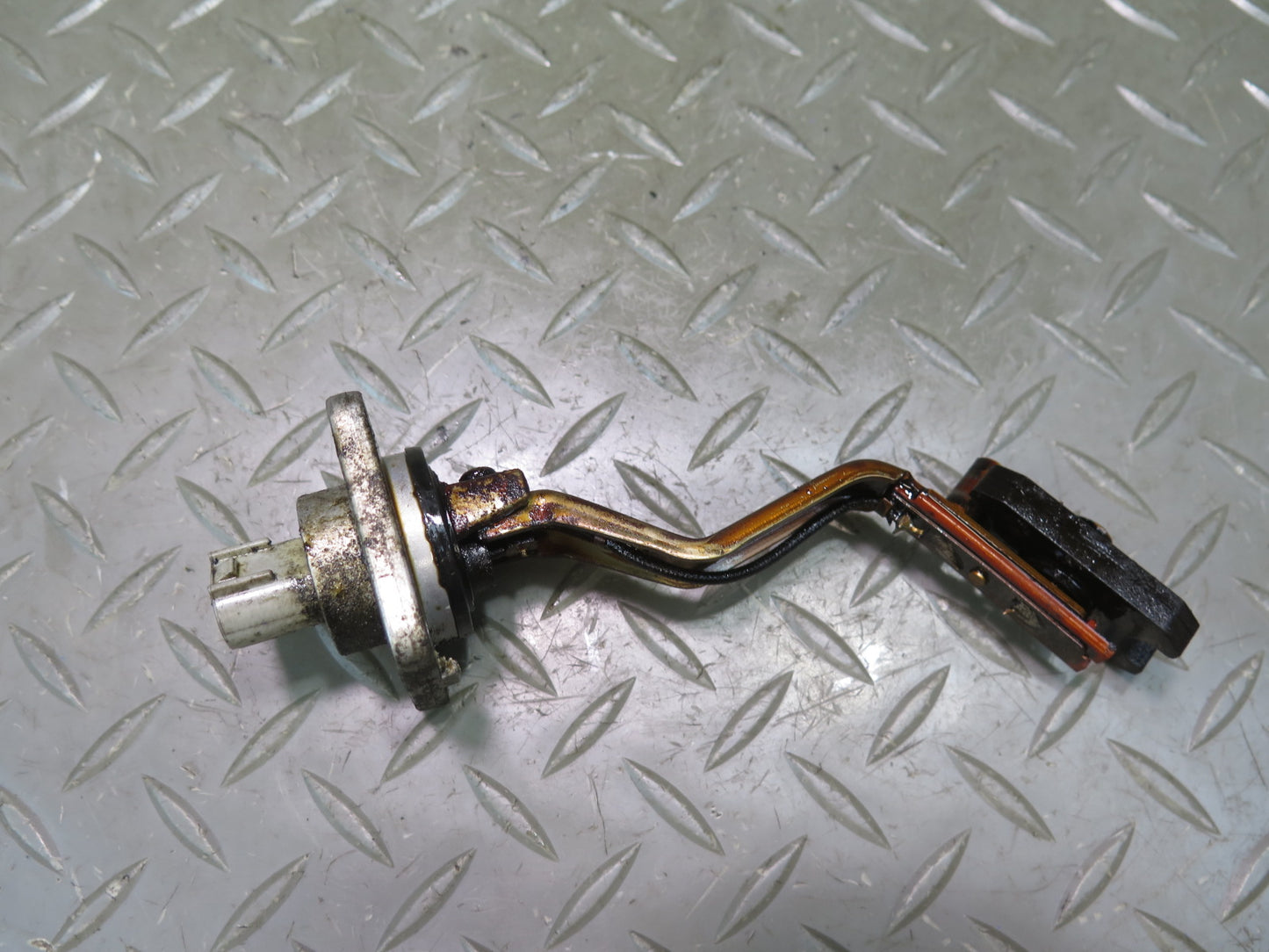 02-09 Lexus UZZ40L SC430 3UZFE Engine Oil Level Sensor OEM