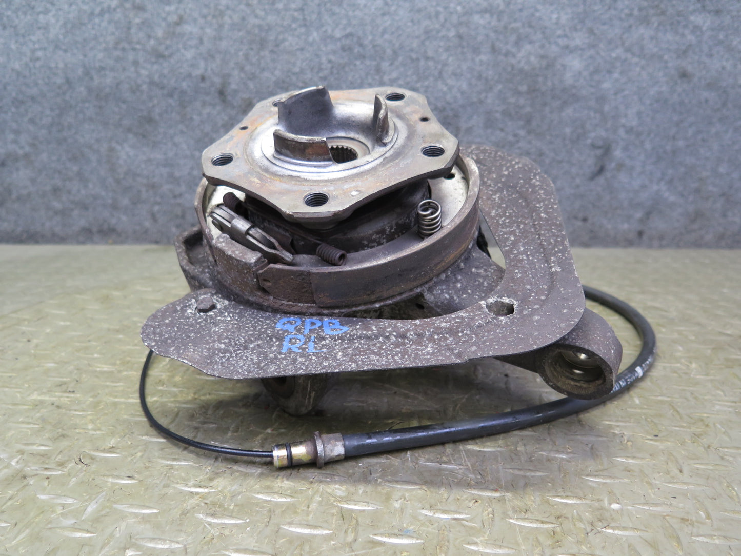 1997-2004 Porsche Boxster 986 Rear Left Spindle  Knuckle Wheel Hub Bearing