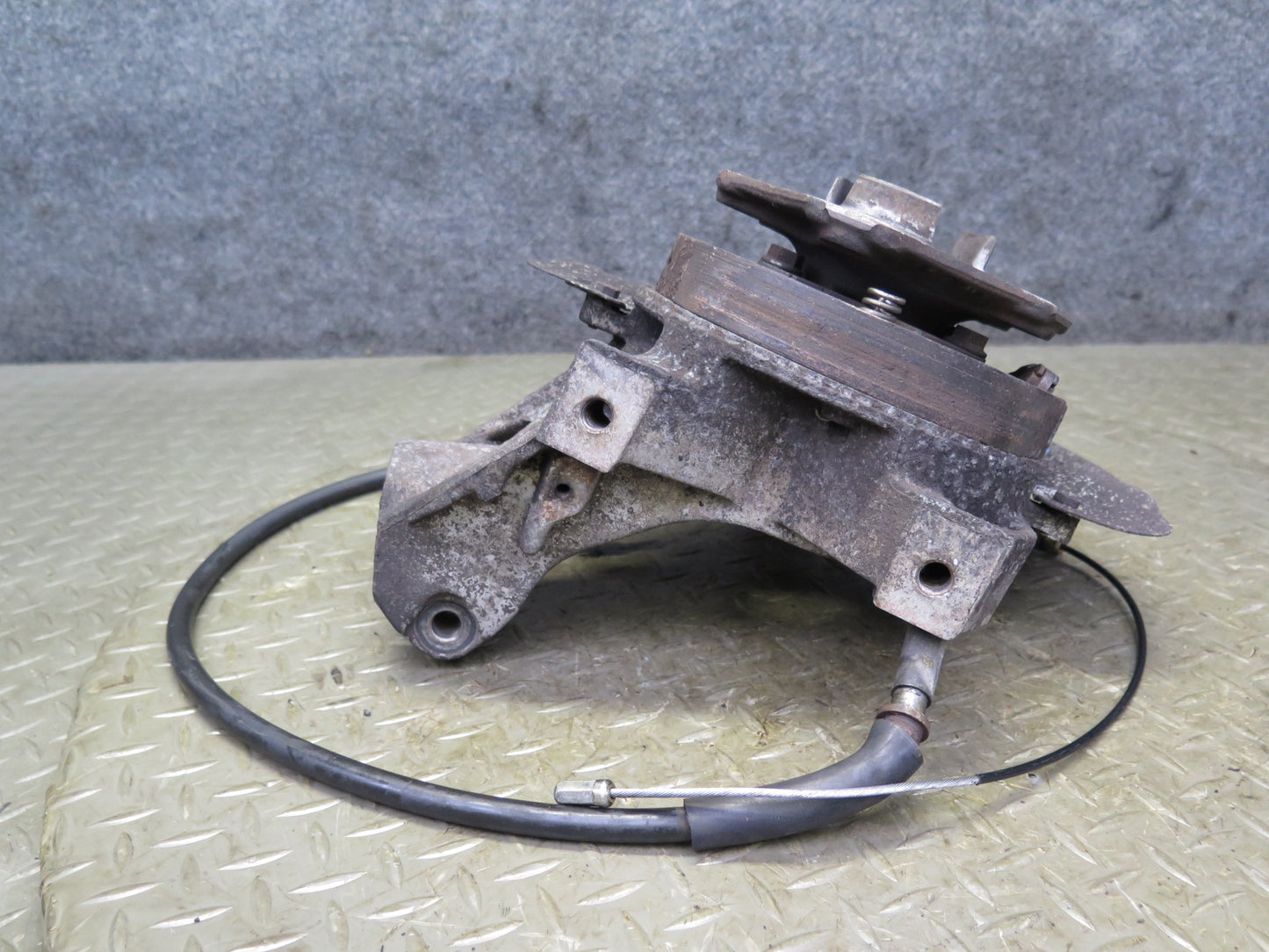1997-2004 Porsche Boxster 986 Rear Left Spindle  Knuckle Wheel Hub Bearing