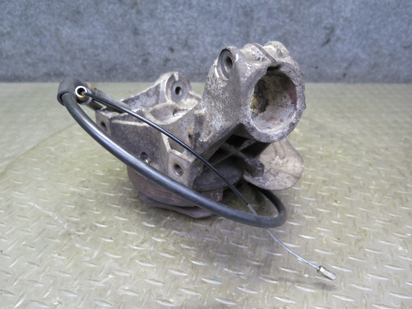 1997-2004 Porsche Boxster 986 Rear Left Spindle  Knuckle Wheel Hub Bearing