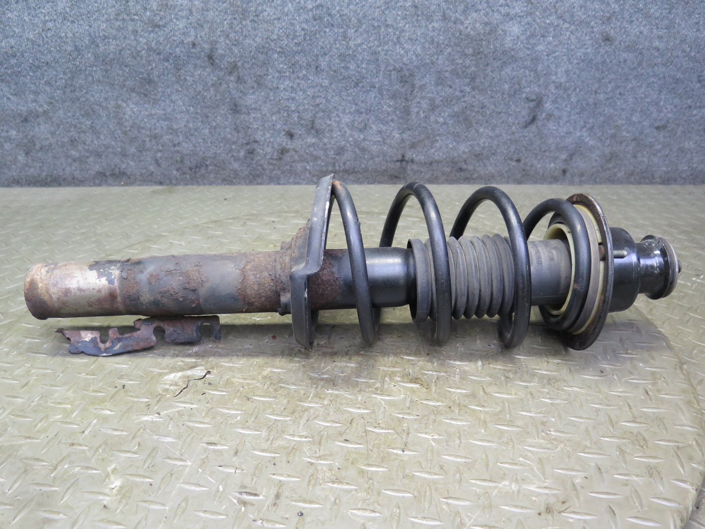 2000-2004 Porsche Boxster S 986 M/T Rear Left & Right Strut Shock Absorber Set