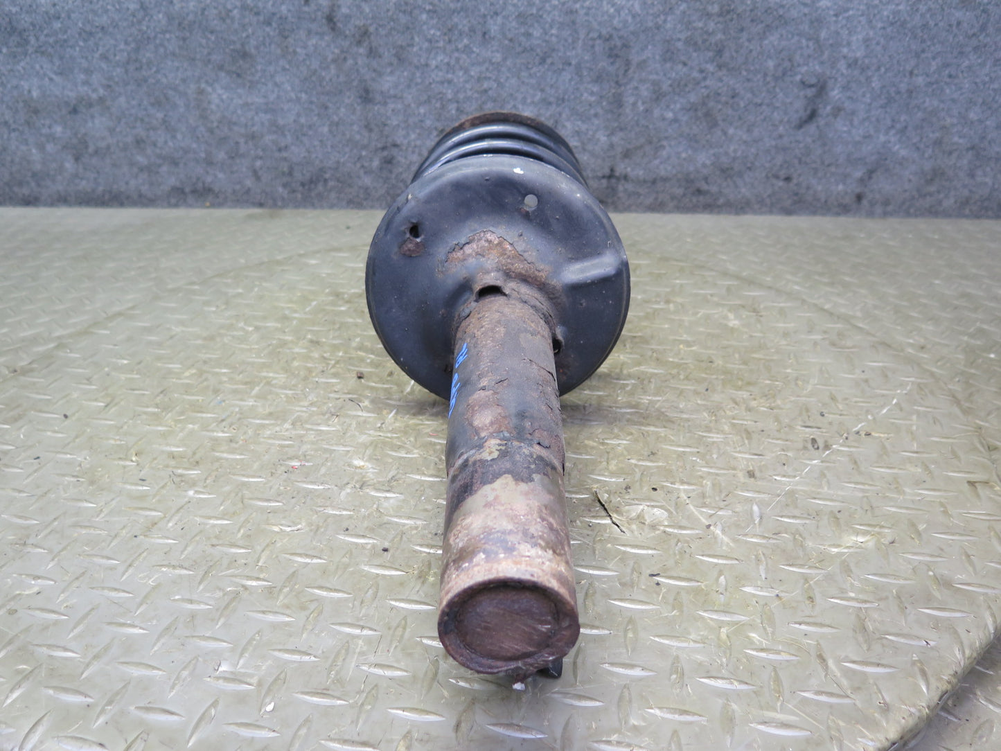2000-2004 Porsche Boxster S 986 M/T Rear Left & Right Strut Shock Absorber Set