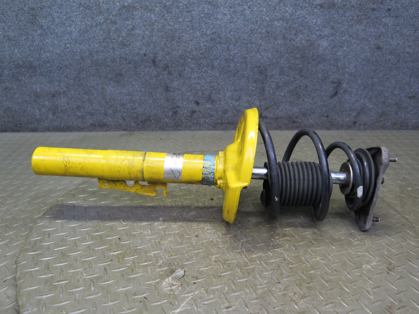 2000-2004 Porsche Boxster 986 Bilstein Front Strut Shock Absorber Set