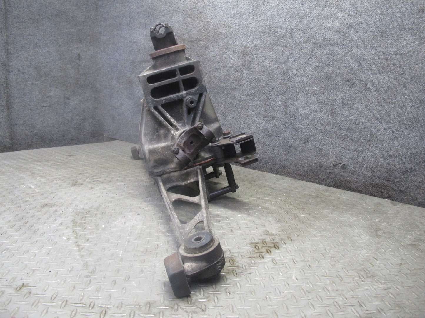 90-96 Chevrolet Corvette C4 A/T Rear Differential Carrier 2.59 Ratio OEM