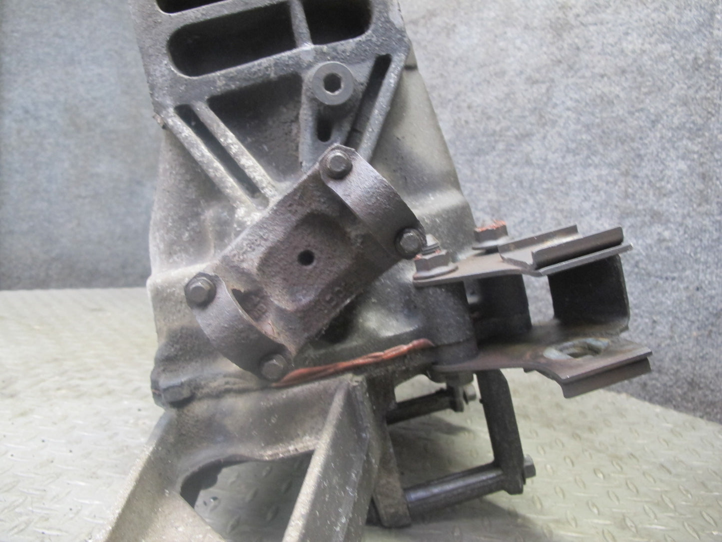 90-96 Chevrolet Corvette C4 A/T Rear Differential Carrier 2.59 Ratio OEM