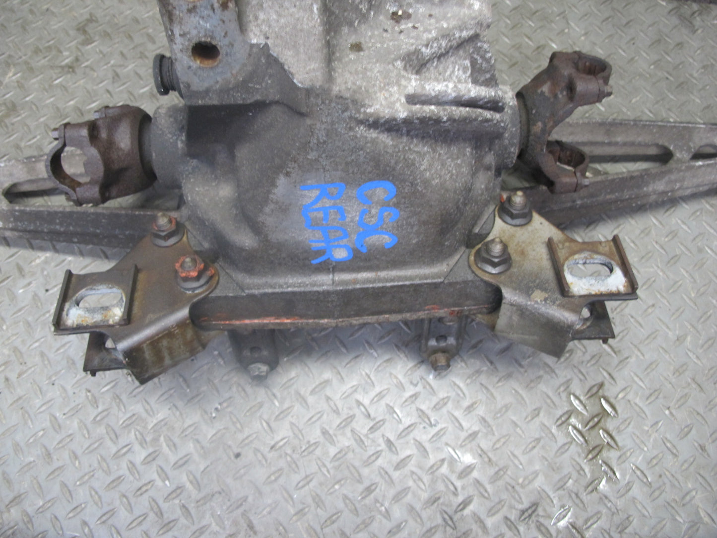 90-96 Chevrolet Corvette C4 A/T Rear Differential Carrier 2.59 Ratio OEM