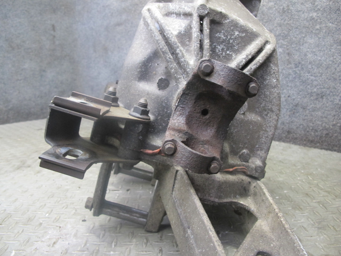 90-96 Chevrolet Corvette C4 A/T Rear Differential Carrier 2.59 Ratio OEM