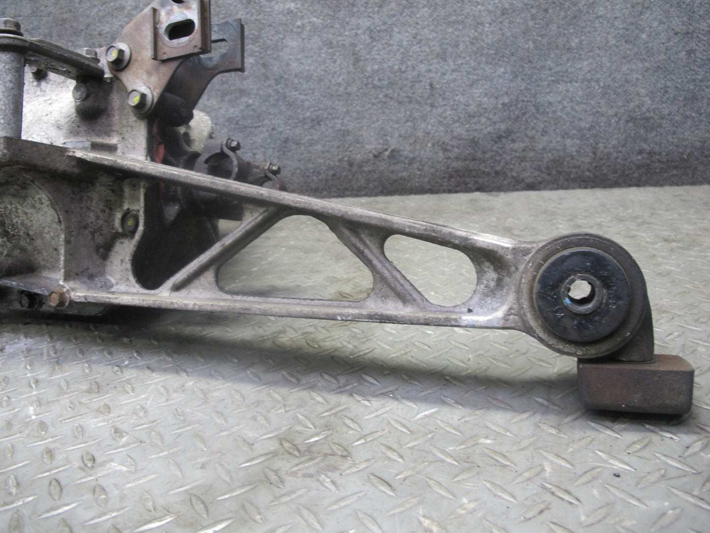 90-96 Chevrolet Corvette C4 A/T Rear Differential Carrier 2.59 Ratio OEM