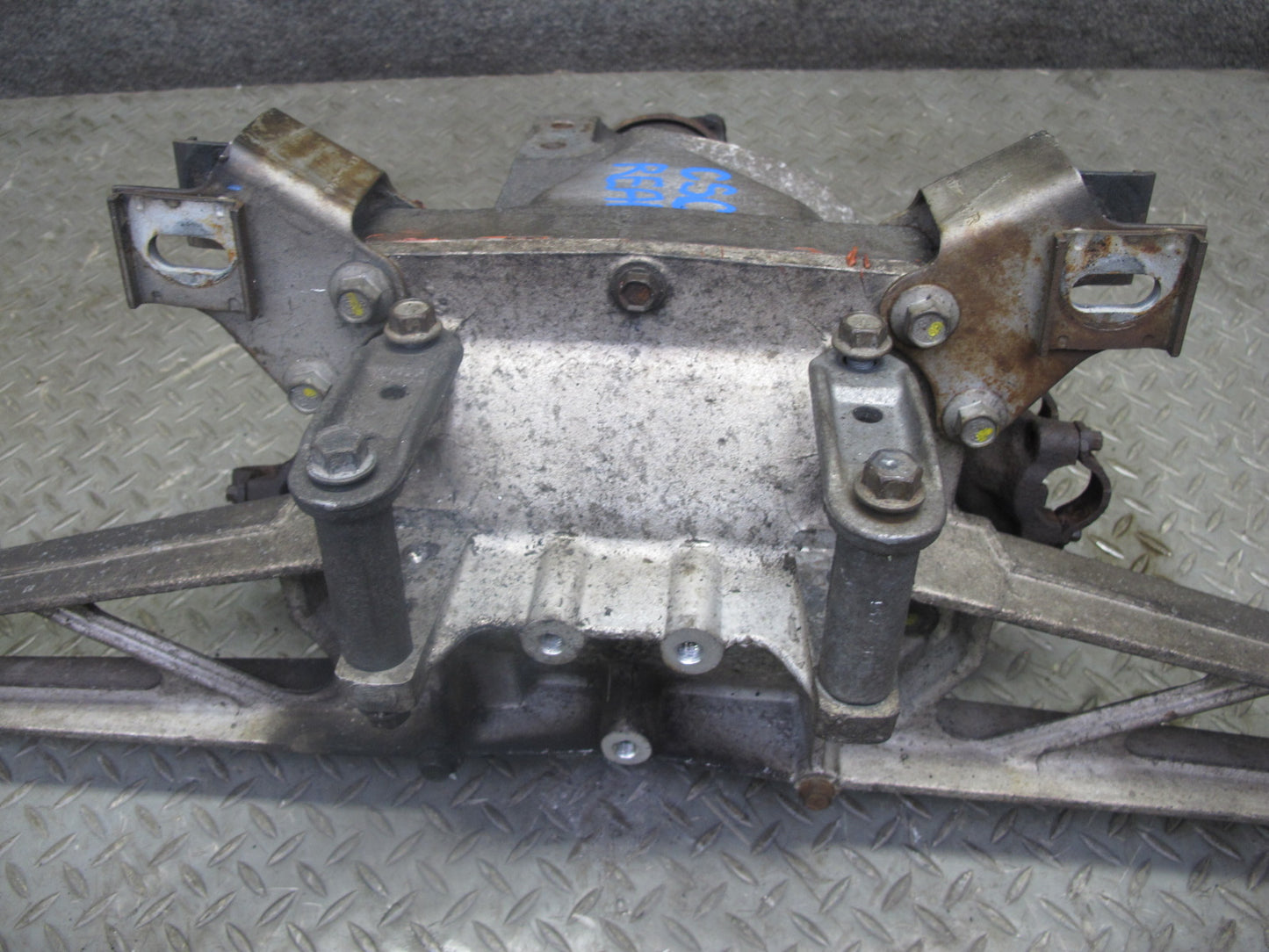 90-96 Chevrolet Corvette C4 A/T Rear Differential Carrier 2.59 Ratio OEM