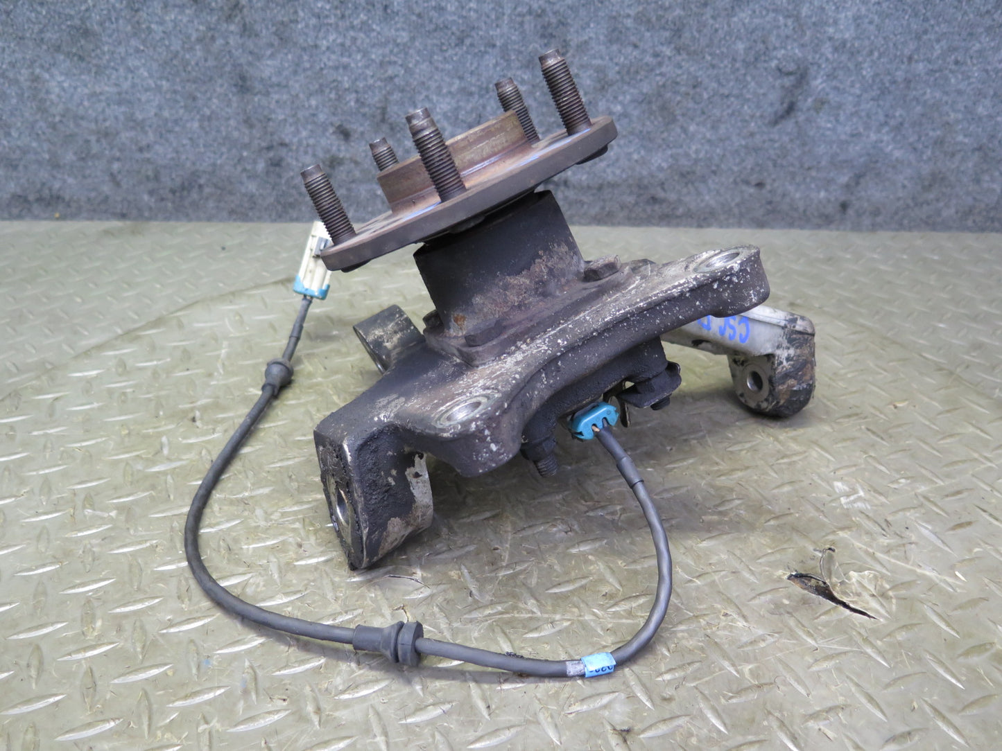 91-96 Chevrolet Corvette C4 Front Left Spindle Knuckle Wheel Hub Bearing OEM