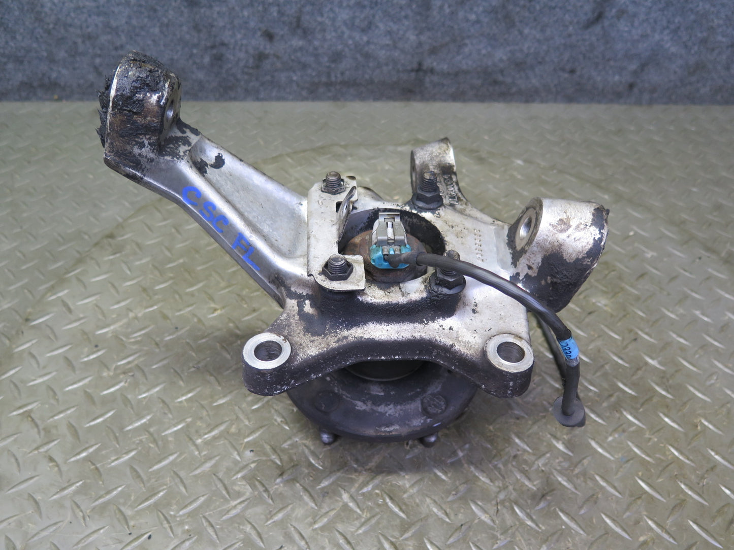 91-96 Chevrolet Corvette C4 Front Left Spindle Knuckle Wheel Hub Bearing OEM