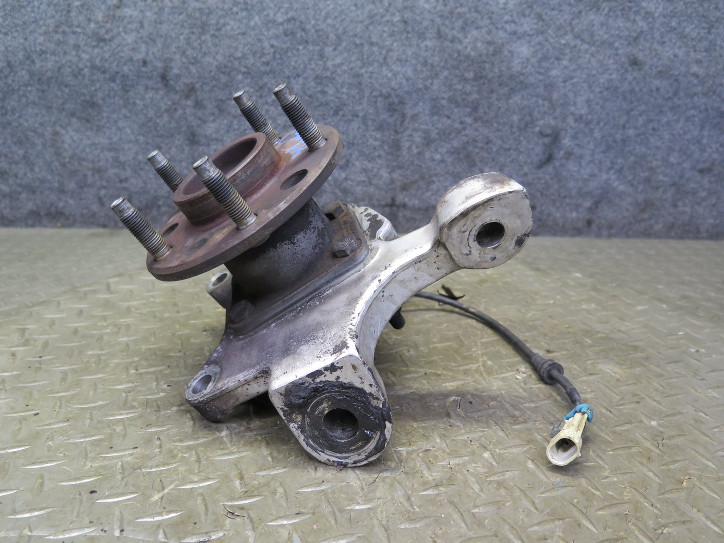 91-96 Chevrolet Corvette C4 Front Right Spindle Knuckle Wheel Hub Bearing OEM