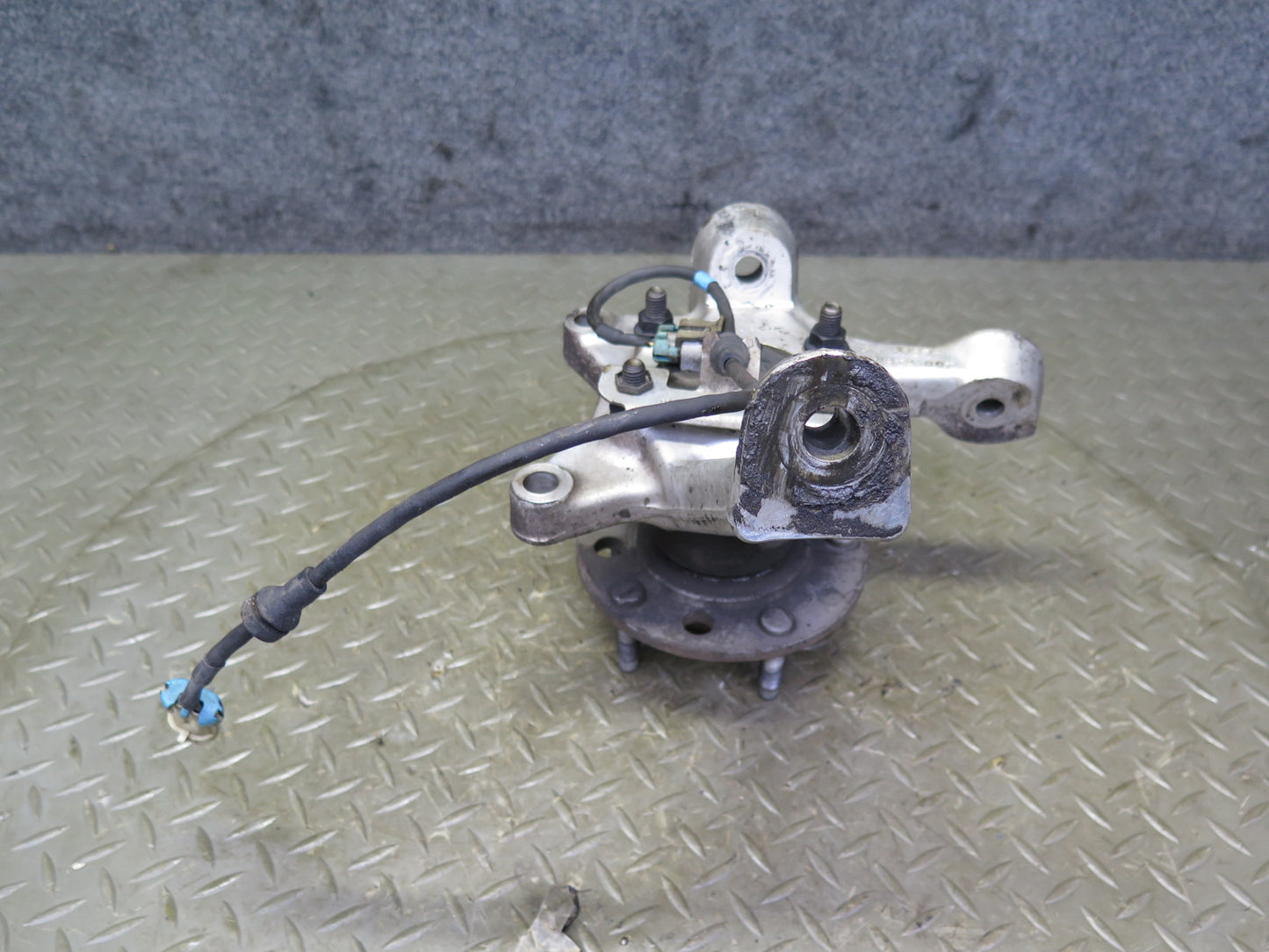 91-96 Chevrolet Corvette C4 Front Right Spindle Knuckle Wheel Hub Bearing OEM