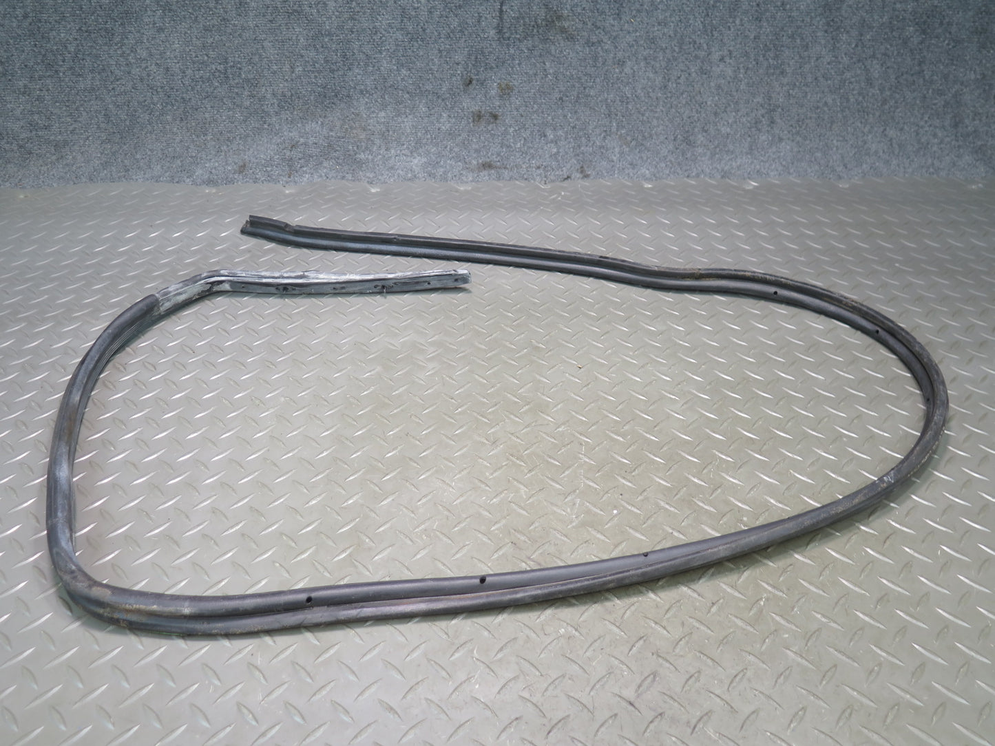 94-02 Mercedes R129 Sl-class Right Door Window Weatherstrip Rubber Seal Set