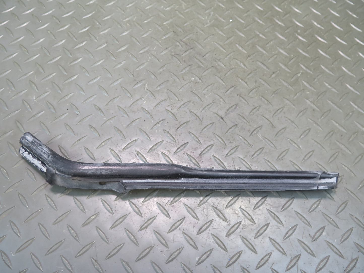 94-02 Mercedes R129 Sl-class Left Door Window Weatherstrip Rubber Seal Set