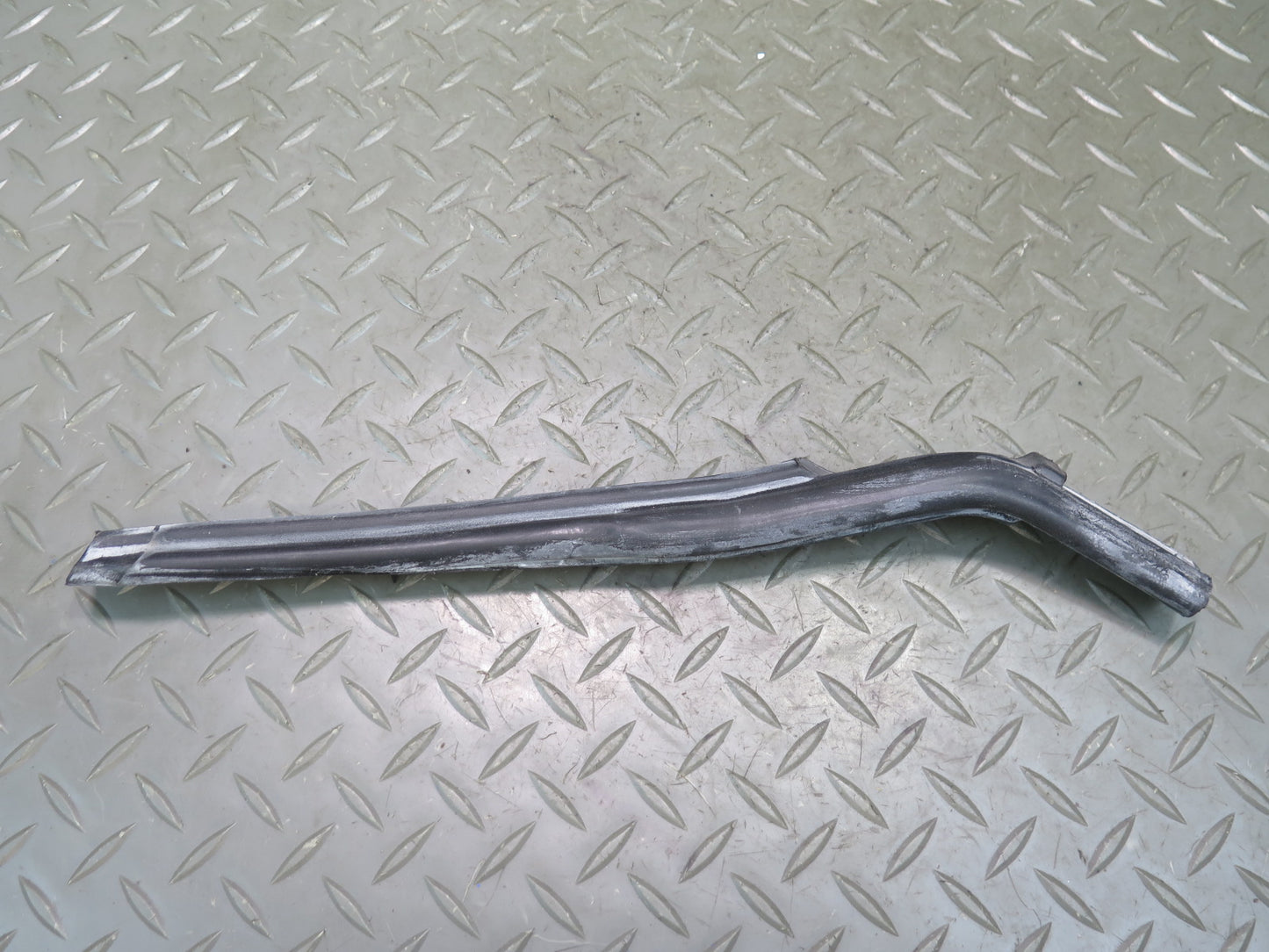 94-02 Mercedes R129 Sl-class Left Door Window Weatherstrip Rubber Seal Set