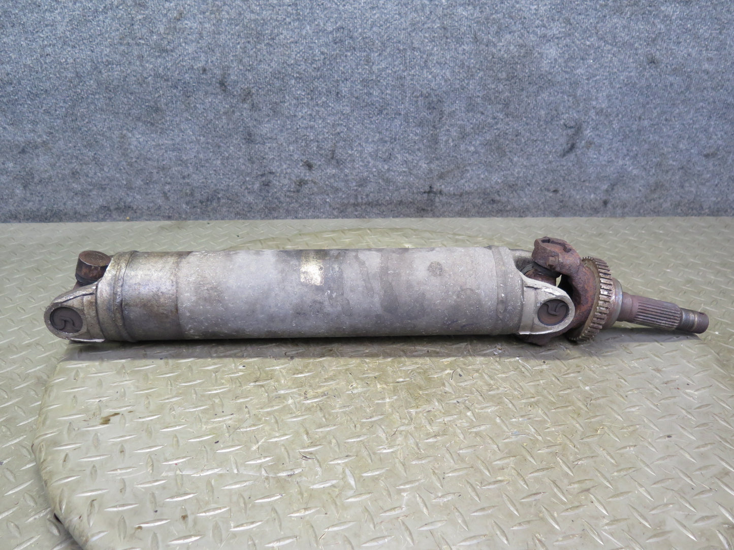 84-91 Chevrolet Corvette C4 A/T Rear Left or Right Half Axle Shaft 10154277 OEM