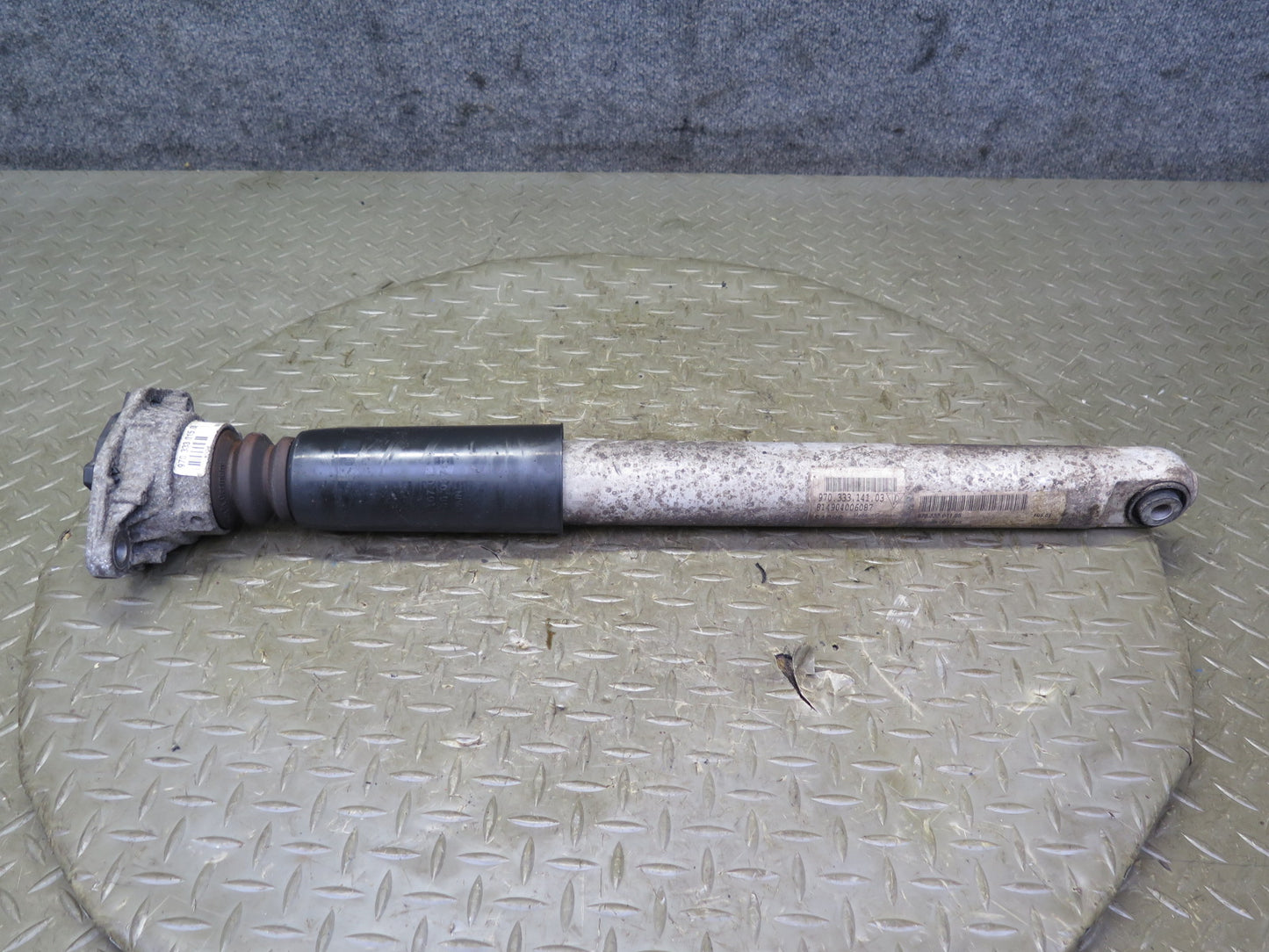 2010-2016 Porsche Panamera 970 RWD Rear Right Left Side Shock Strut Absorber Set