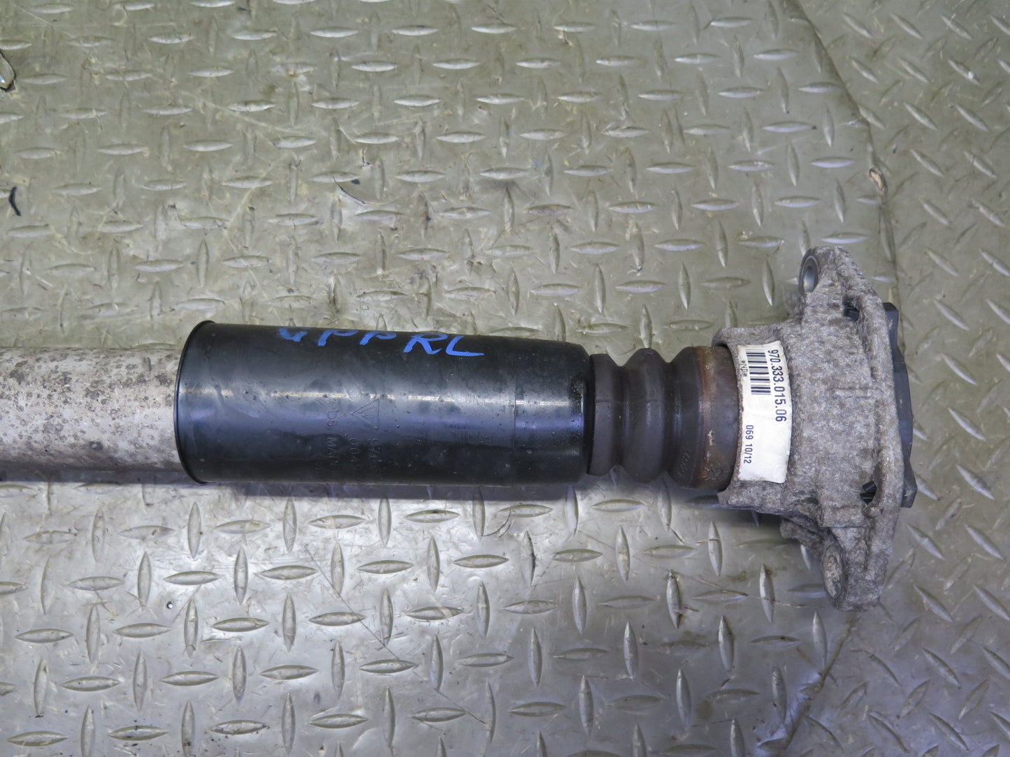 2010-2016 Porsche Panamera 970 RWD Rear Right Left Side Shock Strut Absorber Set