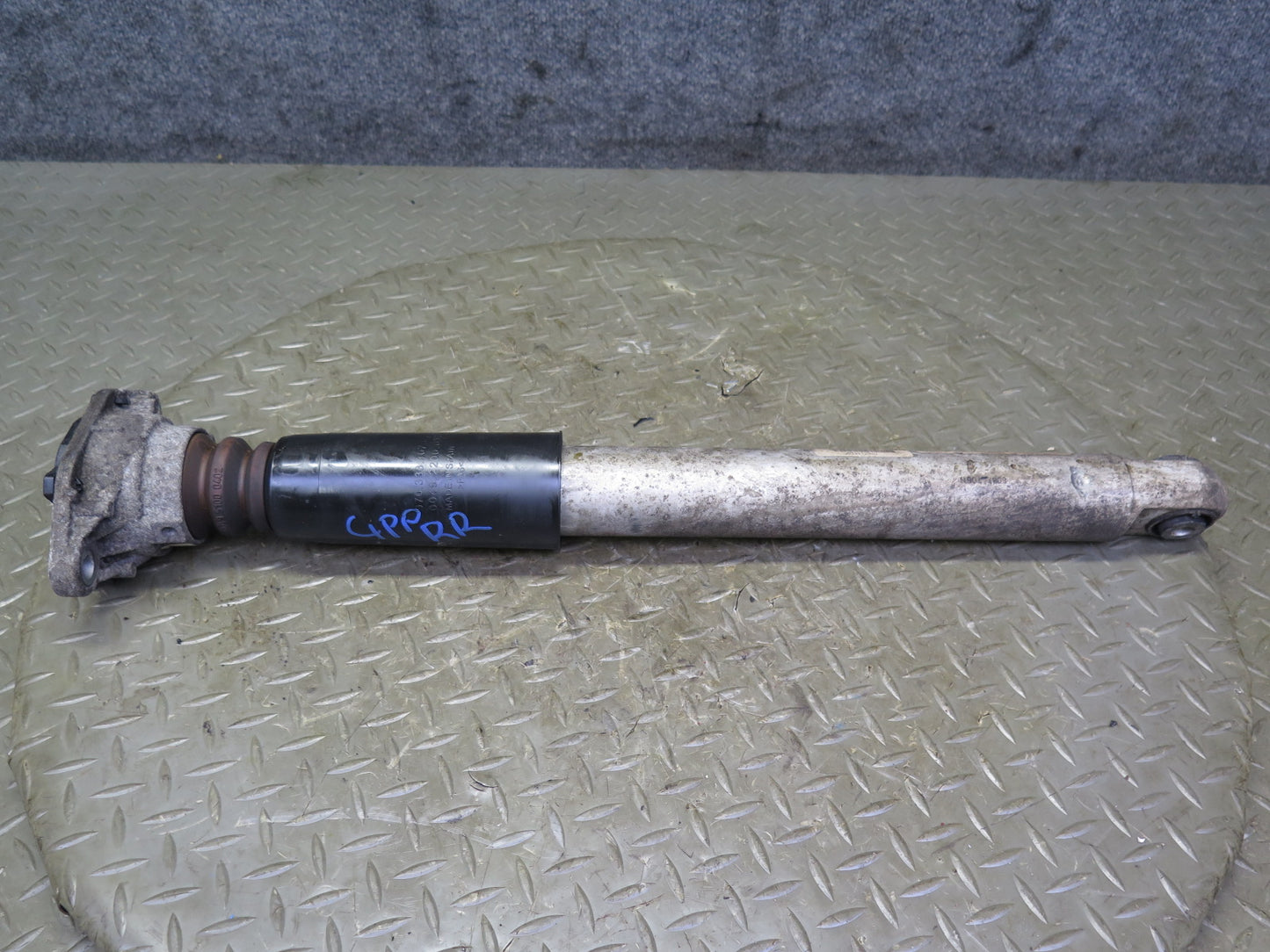 2010-2016 Porsche Panamera 970 RWD Rear Right Left Side Shock Strut Absorber Set