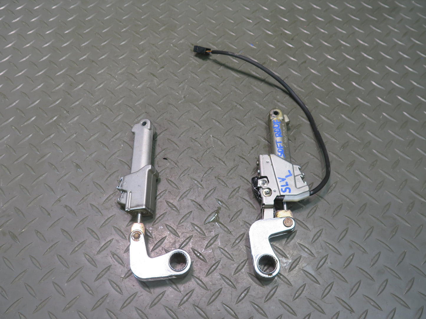 96-02 Mercedes R129 SL Convertible TOP Roof Hydraulic Cylinder Valve Block Set