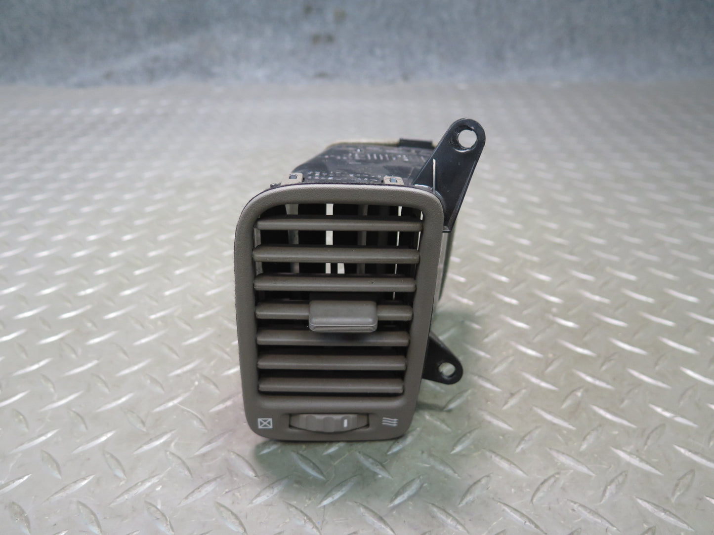 98-00 Lexus UCF20L LS400 Front Left Dash A/C Heater Air Vent Brown OEM