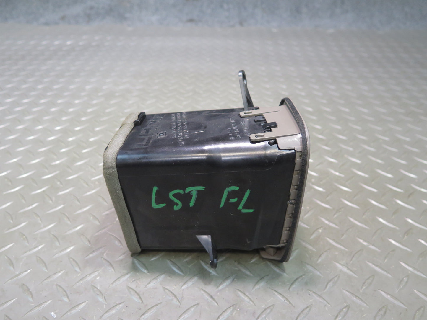 98-00 Lexus UCF20L LS400 Front Left Dash A/C Heater Air Vent Brown OEM