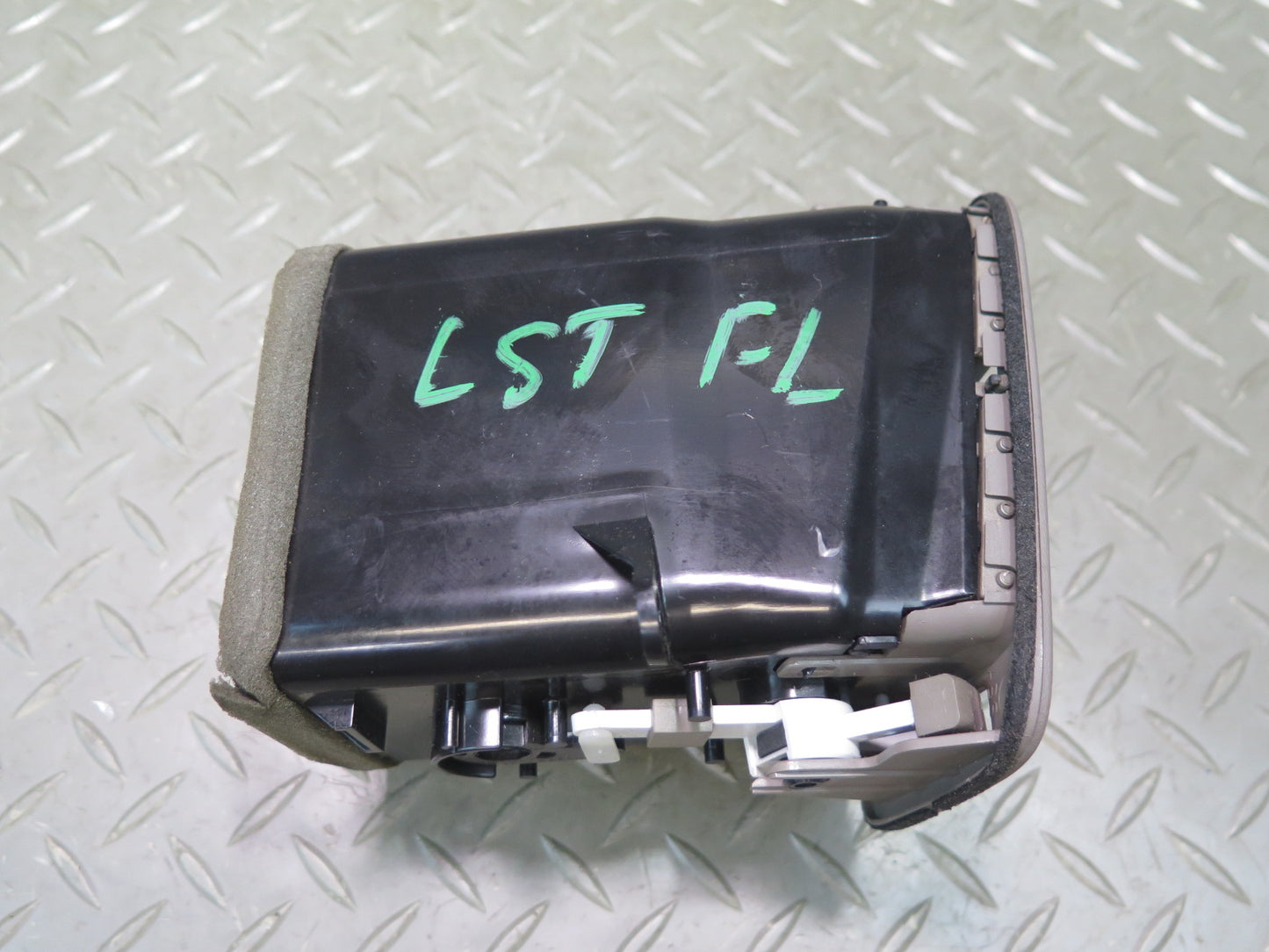 98-00 Lexus UCF20L LS400 Front Left Dash A/C Heater Air Vent Brown OEM