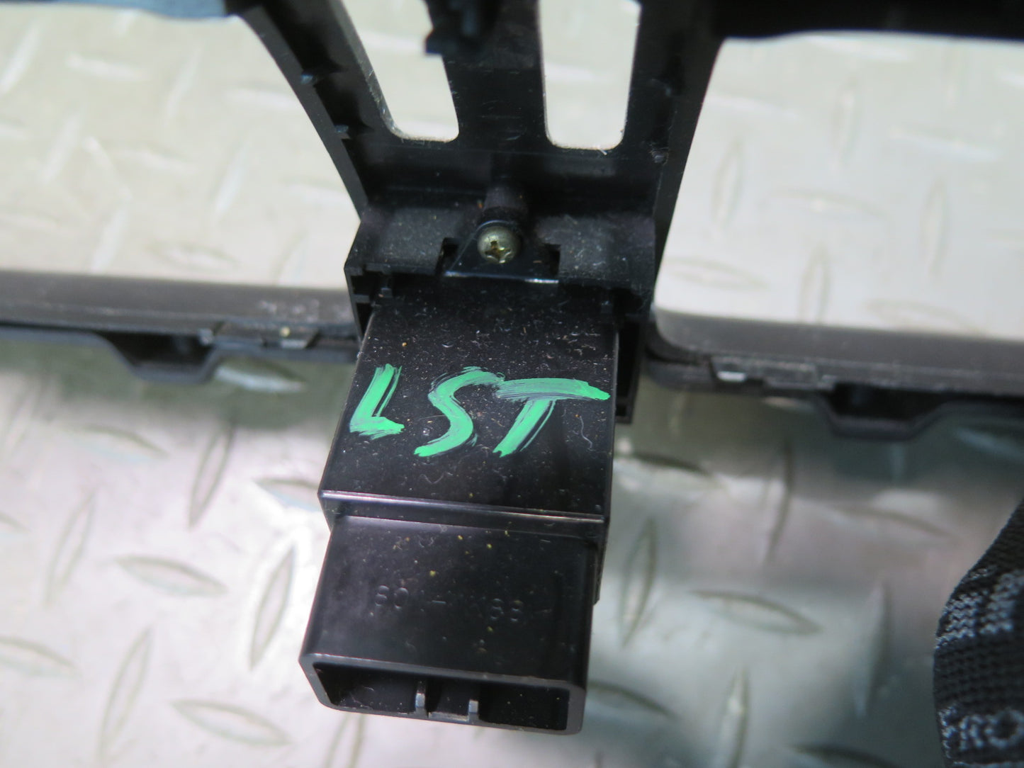 98-00 Lexus UCF20L LS400 Dash Center Air Vent Trim w Hazard Switch OEM