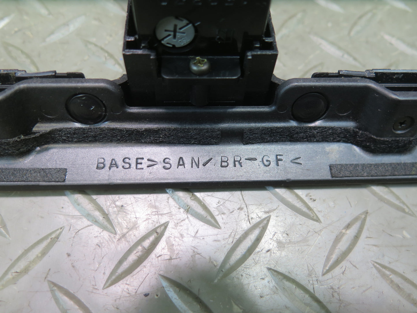 98-00 Lexus UCF20L LS400 Dash Center Air Vent Trim w Hazard Switch OEM
