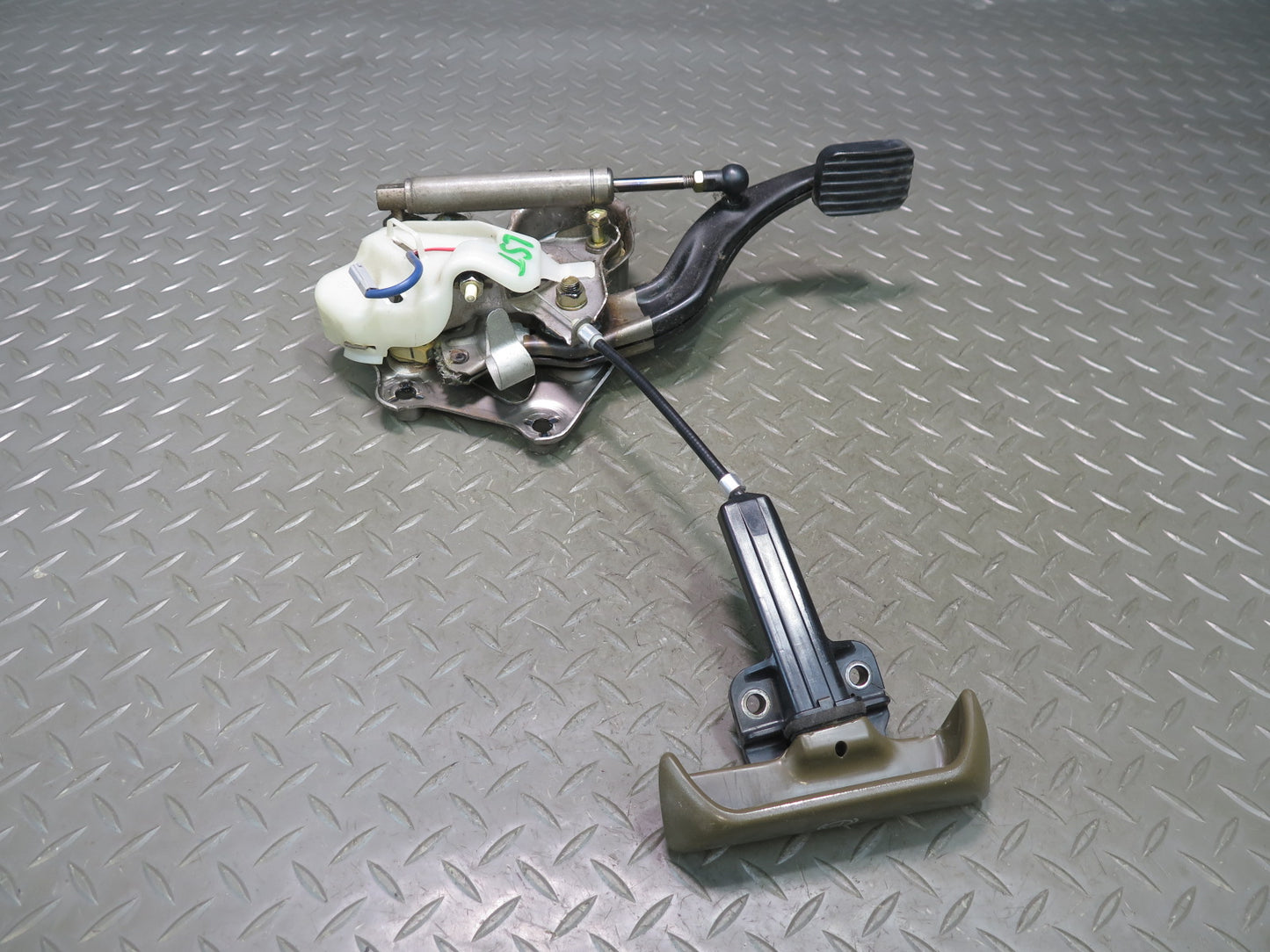 98-00 Lexus LS400 Emergency Parking Brake Pedal w Release Handle Set OEM