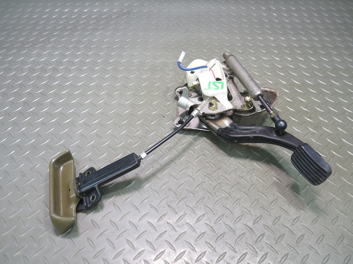 98-00 Lexus LS400 Emergency Parking Brake Pedal w Release Handle Set OEM