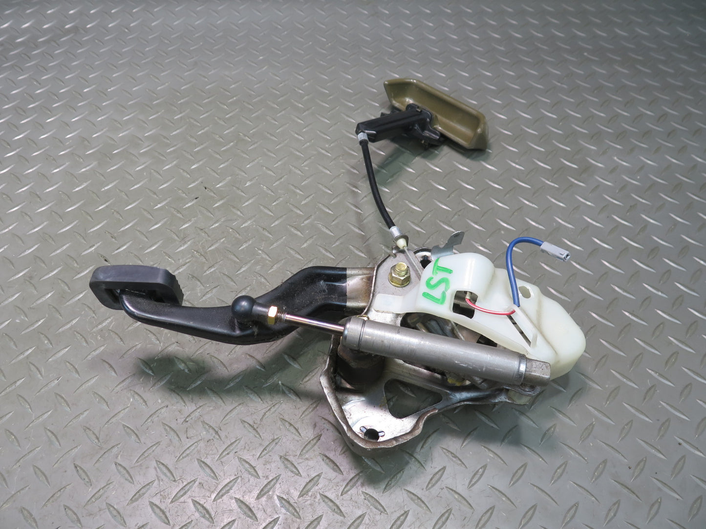 98-00 Lexus LS400 Emergency Parking Brake Pedal w Release Handle Set OEM