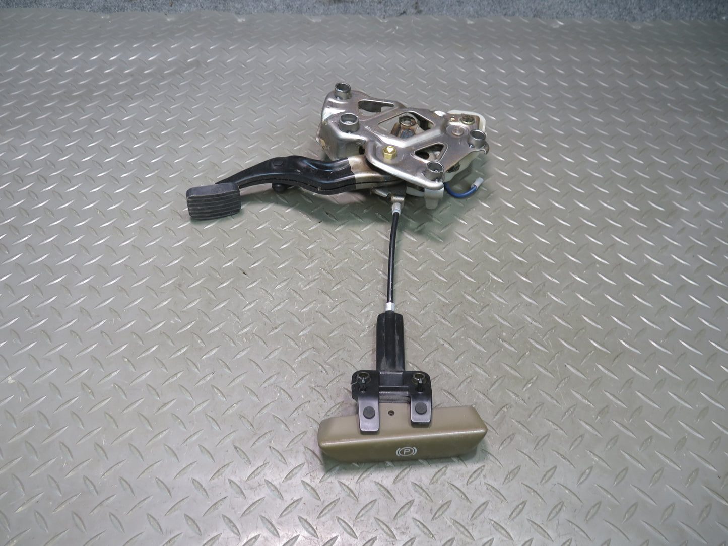 98-00 Lexus LS400 Emergency Parking Brake Pedal w Release Handle Set OEM