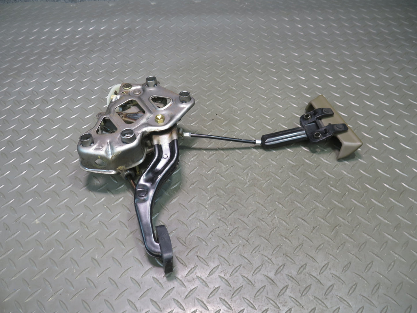 98-00 Lexus LS400 Emergency Parking Brake Pedal w Release Handle Set OEM