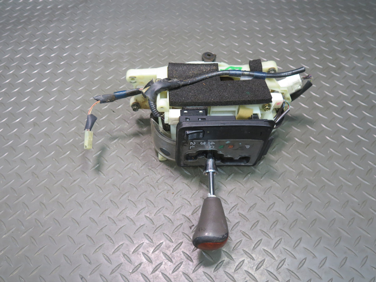 98-00 Lexus UCF20L LS400 A/T Automatic Transmission Gear Shifter w Knob OEM