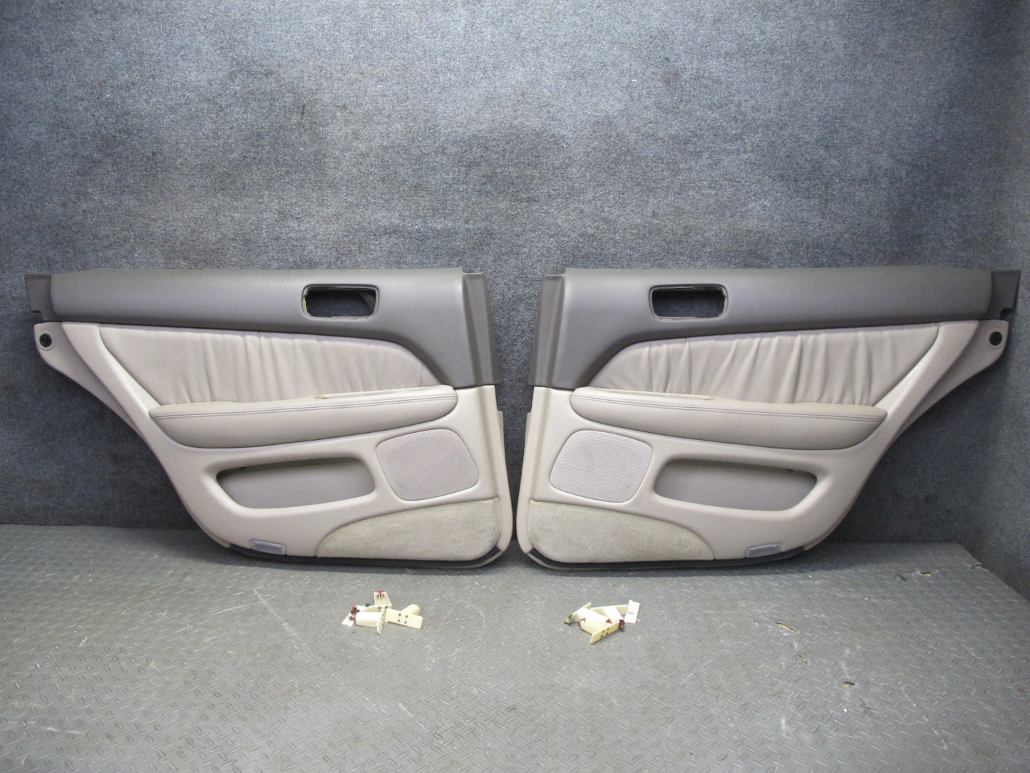 98-00 Lexus UCF20L LS400 Set of 2 Rear Door Interior Trim Cover Panel Ivory OEM