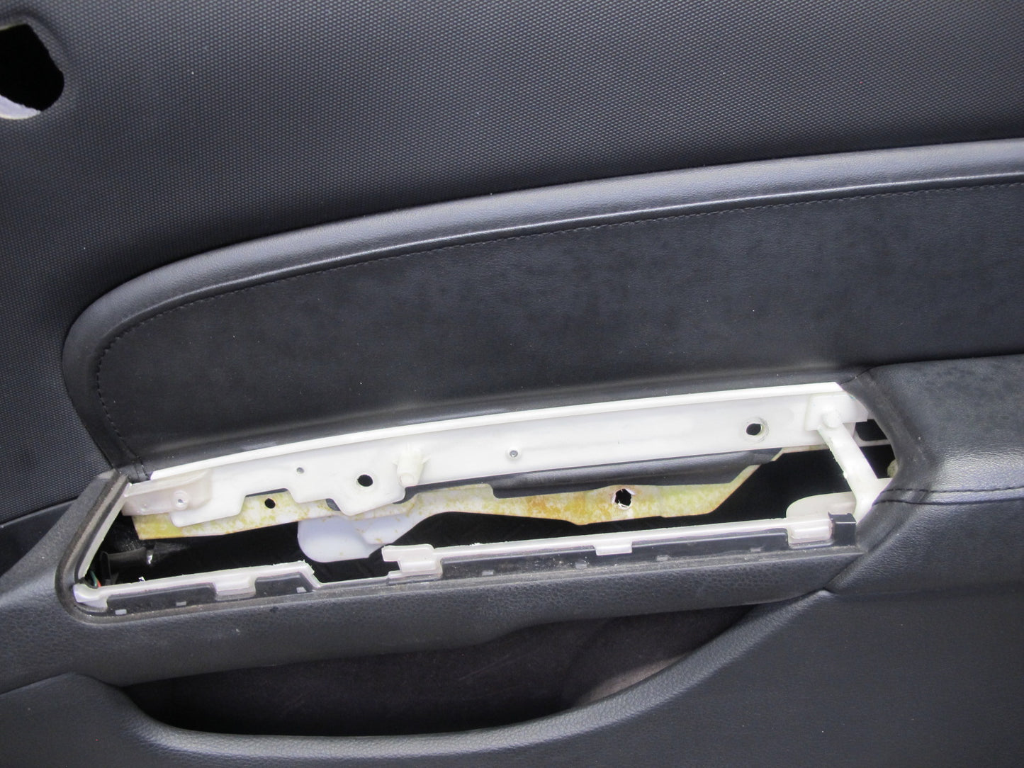 07-09 Nissan Z33 350Z Convertible Right Door Trim Cover Panel Black OEM
